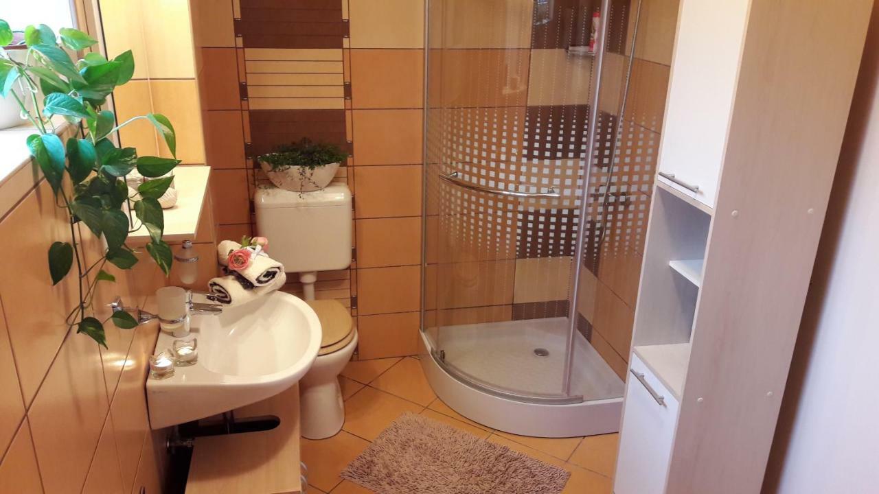 Gabi Apartman Gyenesdiás Exterior foto